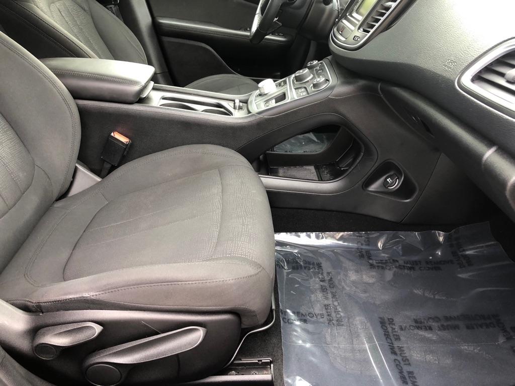 Chrysler 200  2016