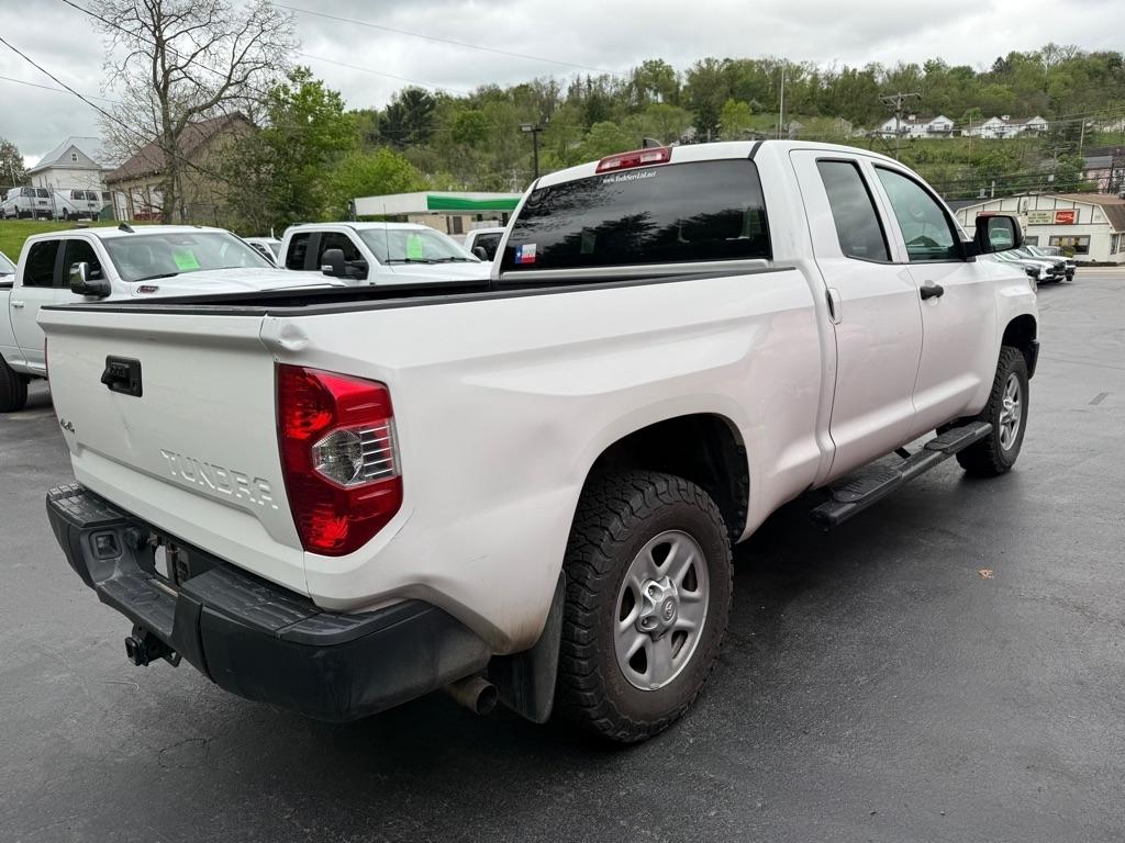 Toyota Tundra  2021