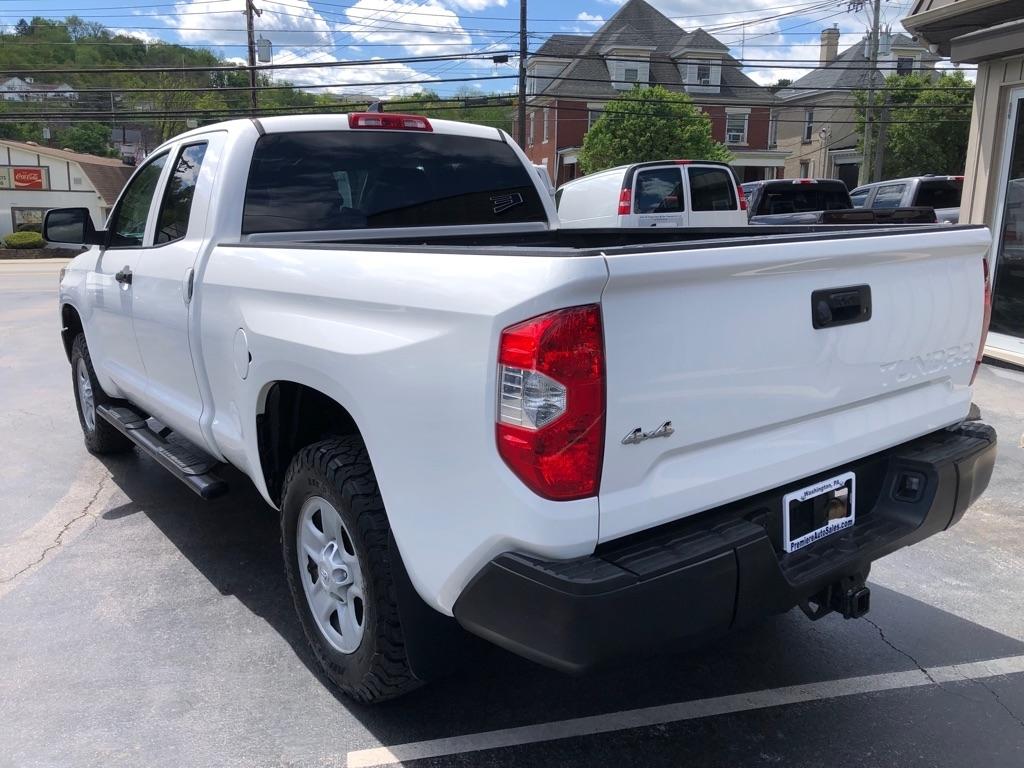 Toyota Tundra  2021