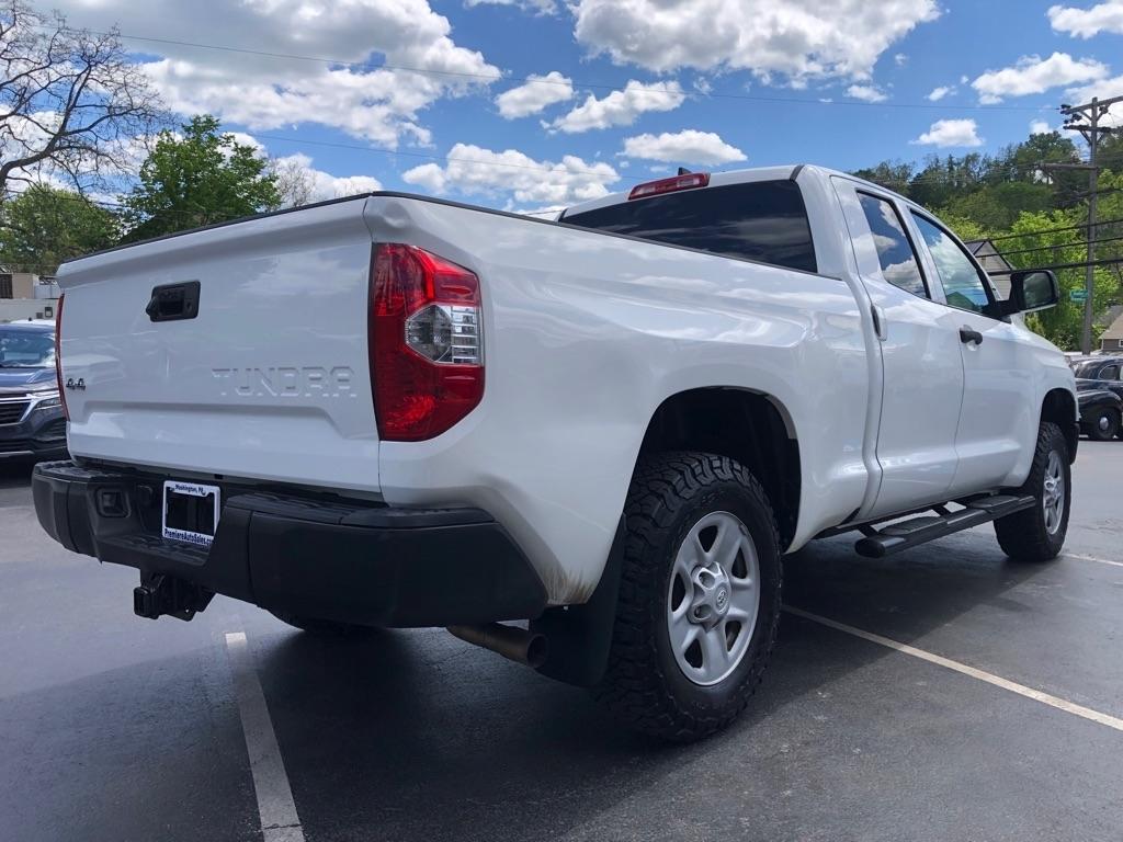 Toyota Tundra  2021