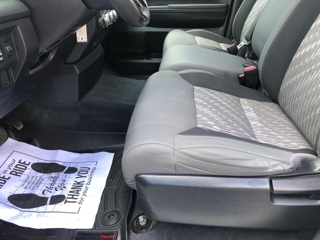 Toyota Tundra  2021