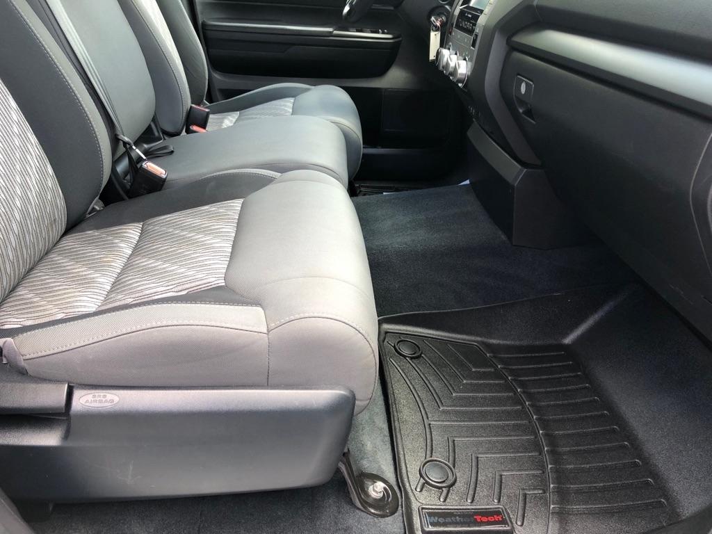 Toyota Tundra  2021