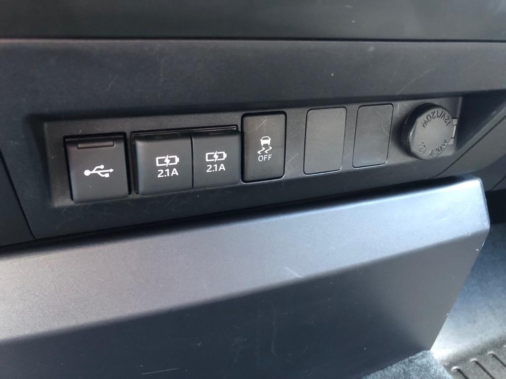 Toyota Tundra  2021