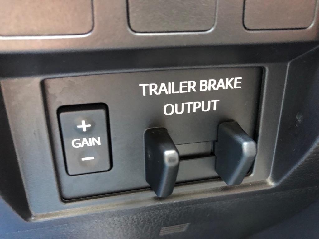 Toyota Tundra  2021