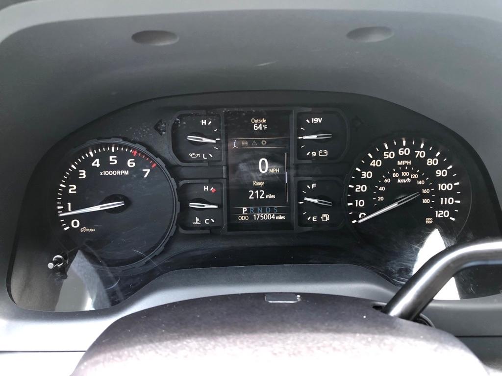 Toyota Tundra  2021
