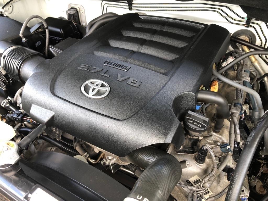 Toyota Tundra  2021