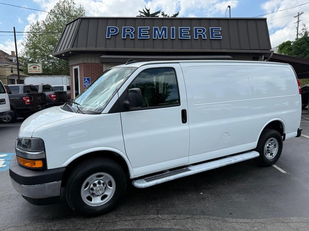 2024 Chevrolet Express 2500 Work Van HD's photo