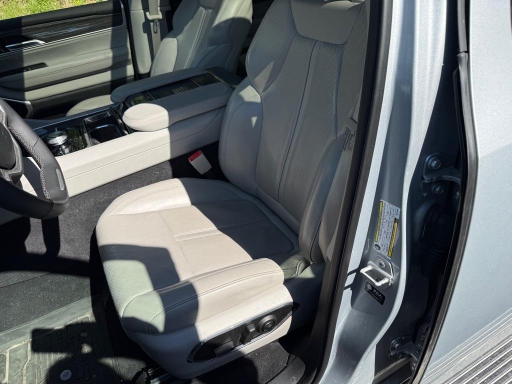 Jeep Wagoneer  2022