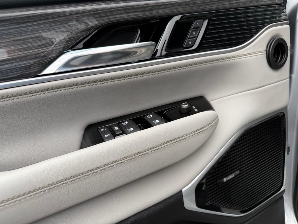 Jeep Wagoneer  2022