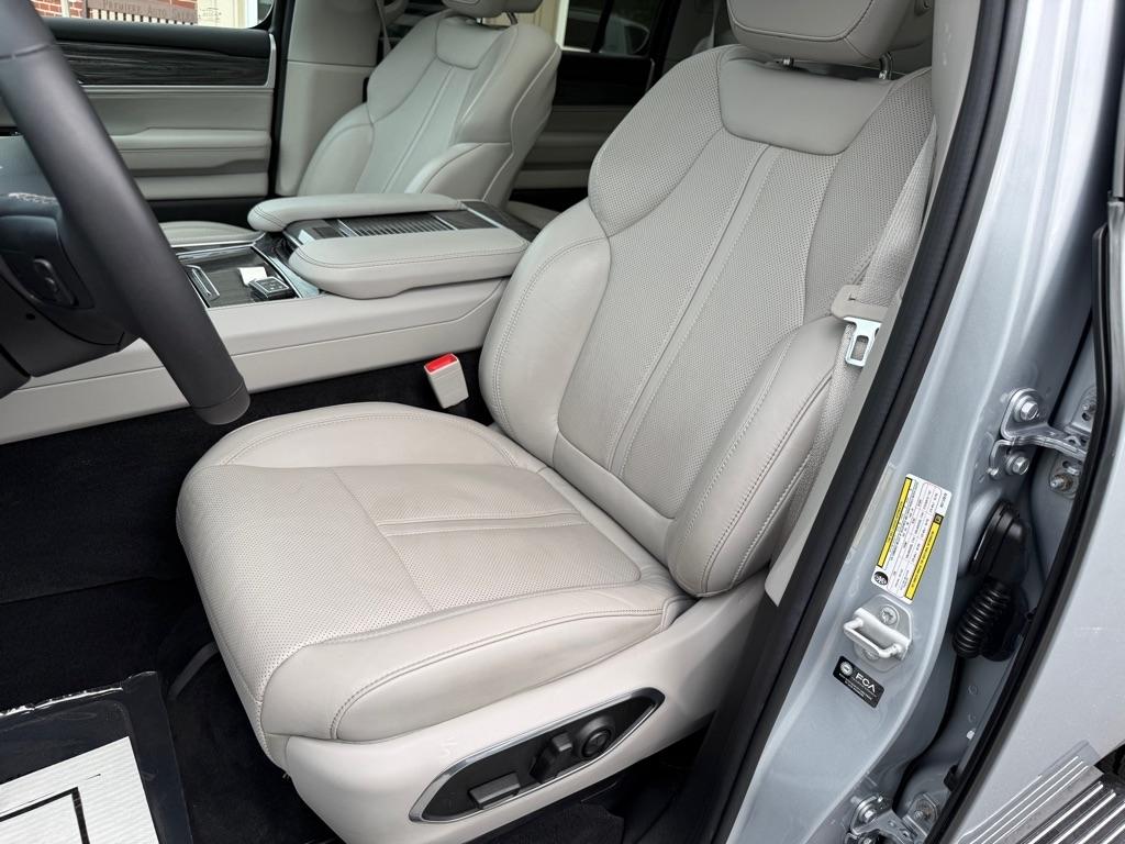 Jeep Wagoneer  2022