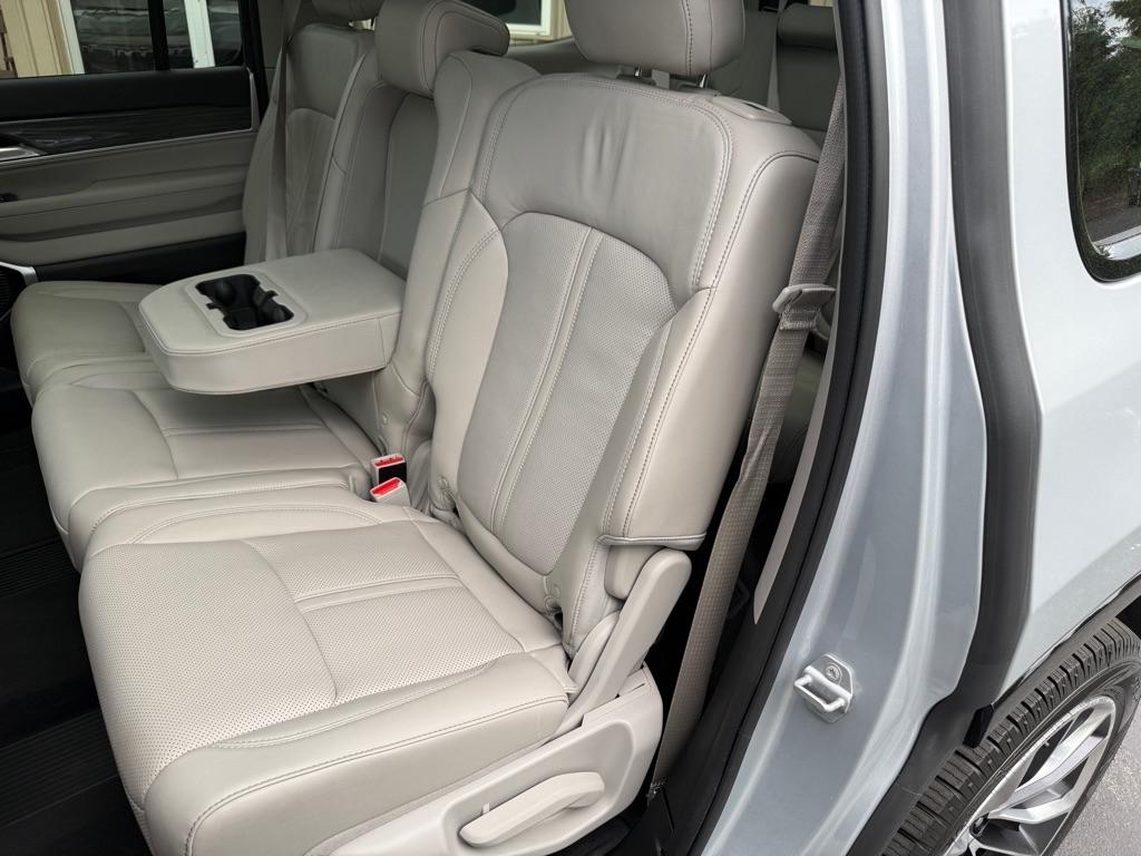 Jeep Wagoneer  2022