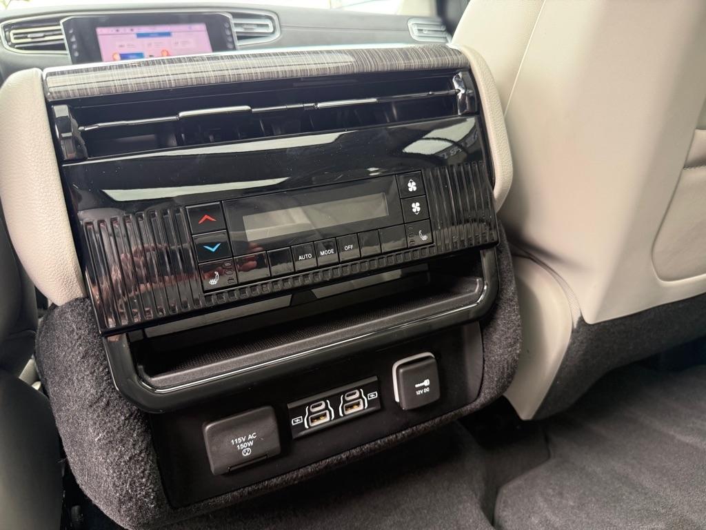 Jeep Wagoneer  2022