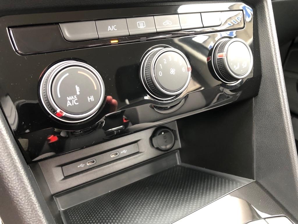 Volkswagen Taos  2023