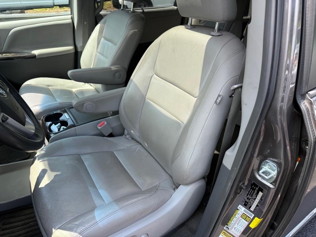 Toyota Sienna  2016