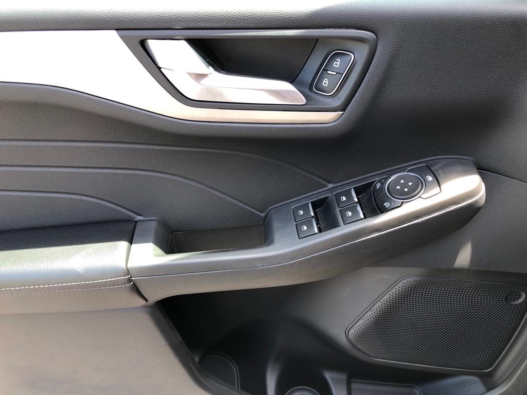 Ford Escape Hybrid  2021