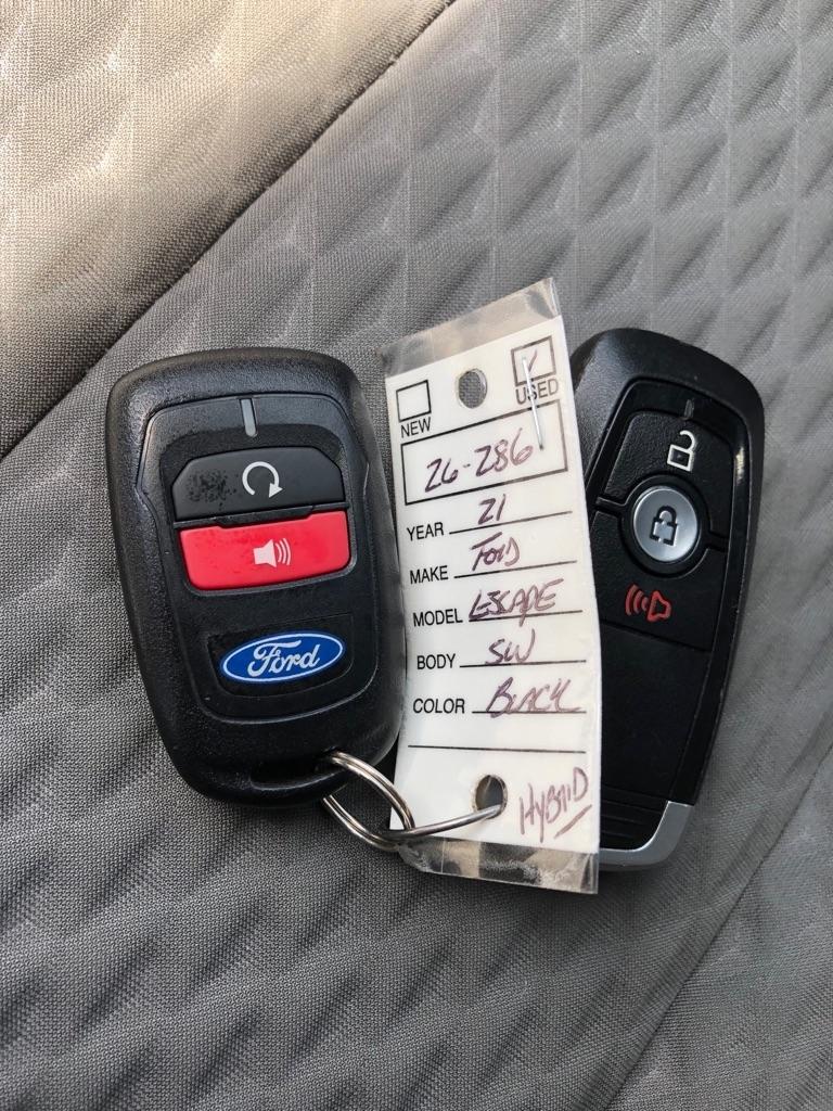 Ford Escape Hybrid  2021