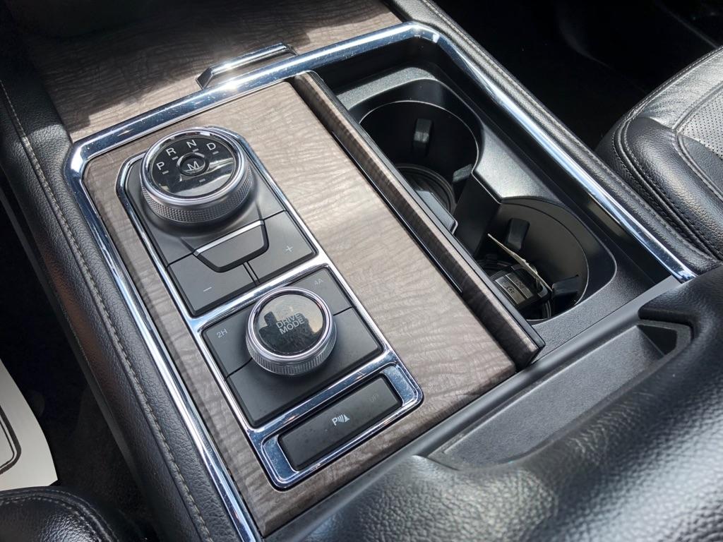 Ford Expedition  2020