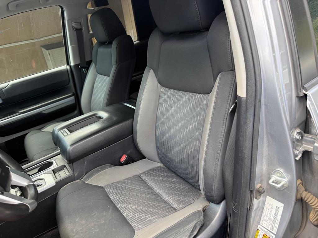 Toyota Tundra  2021