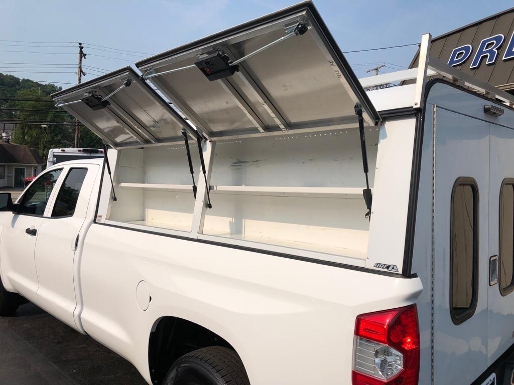 Toyota Tundra  2021