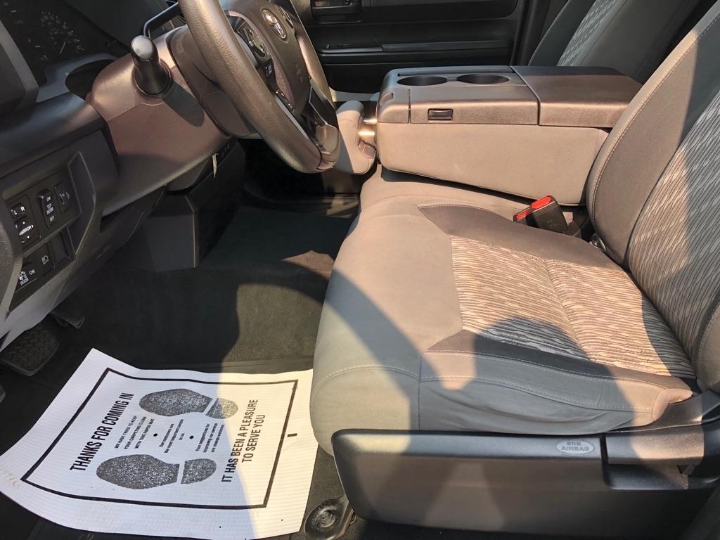 Toyota Tundra  2021