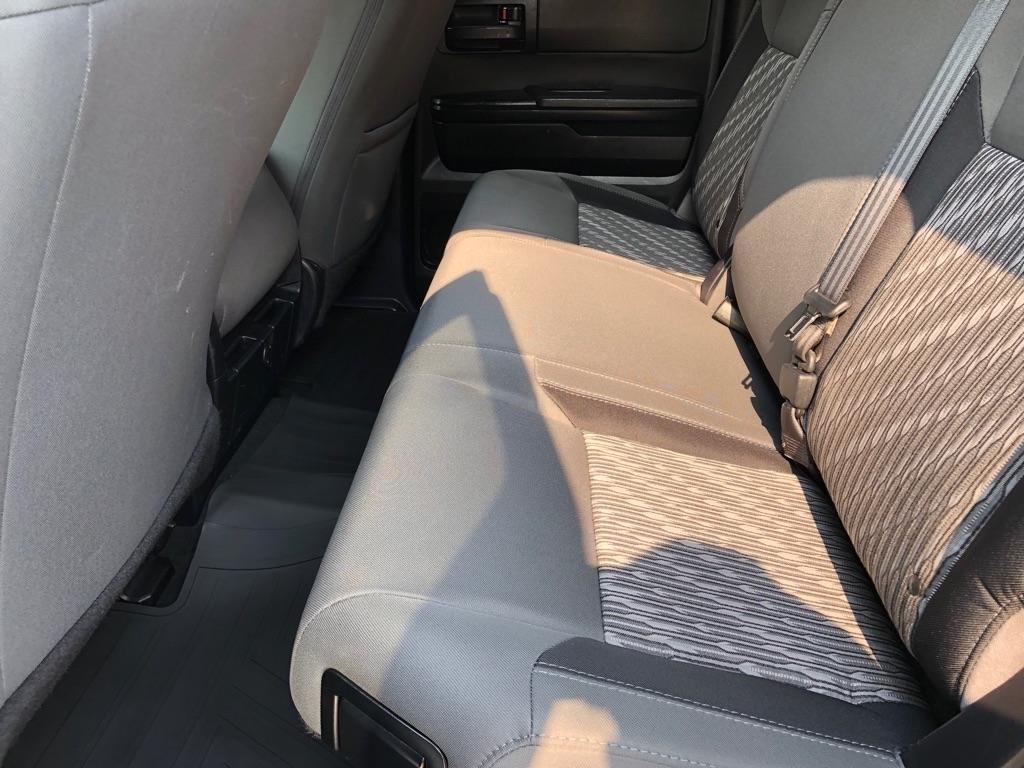 Toyota Tundra  2021