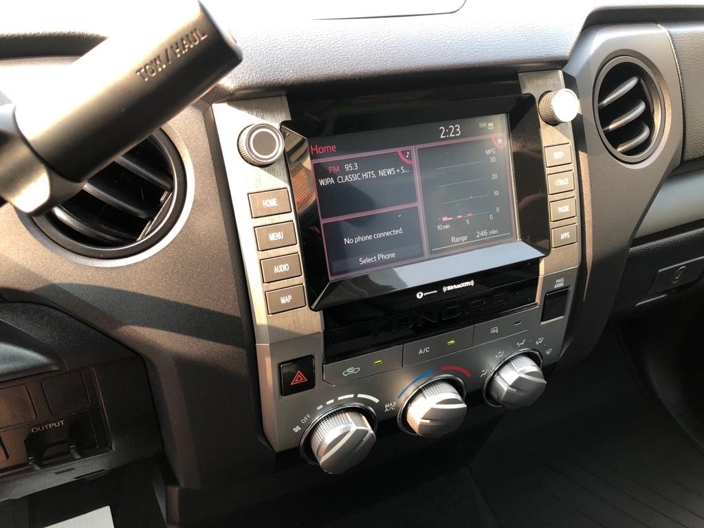 Toyota Tundra  2021