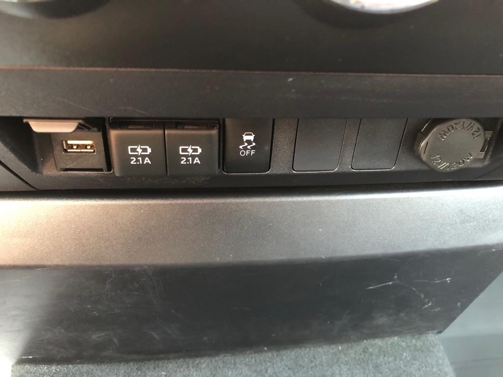Toyota Tundra  2021