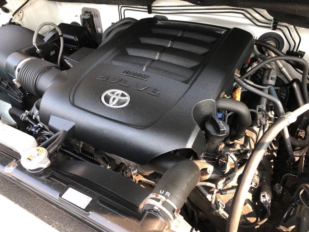 Toyota Tundra  2021