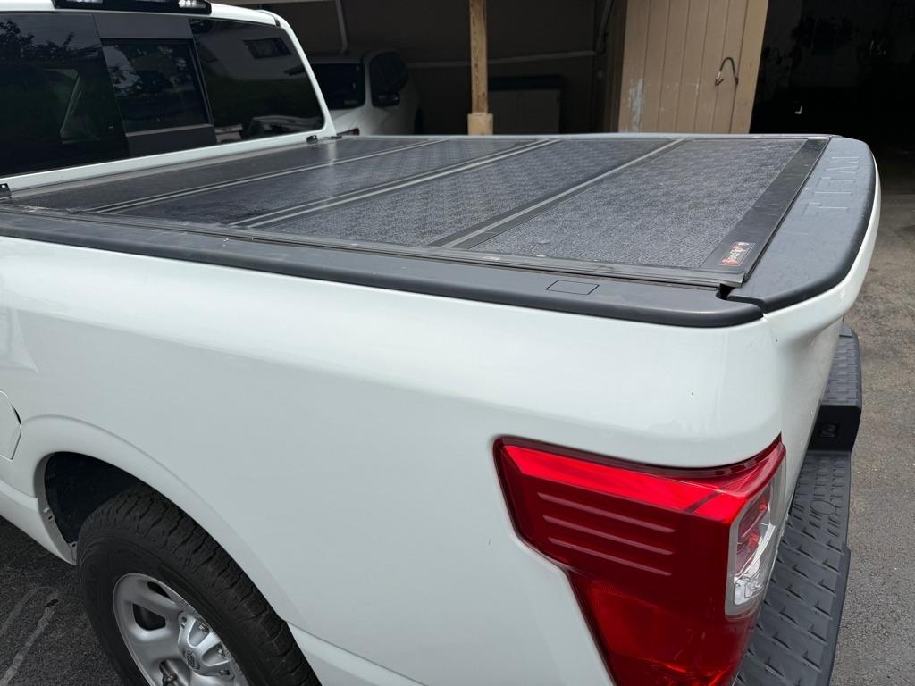 Nissan Titan  2022