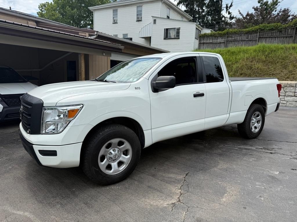 Nissan Titan  2022