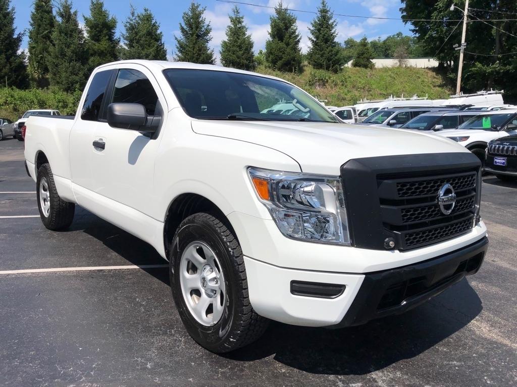 Nissan Titan  2022