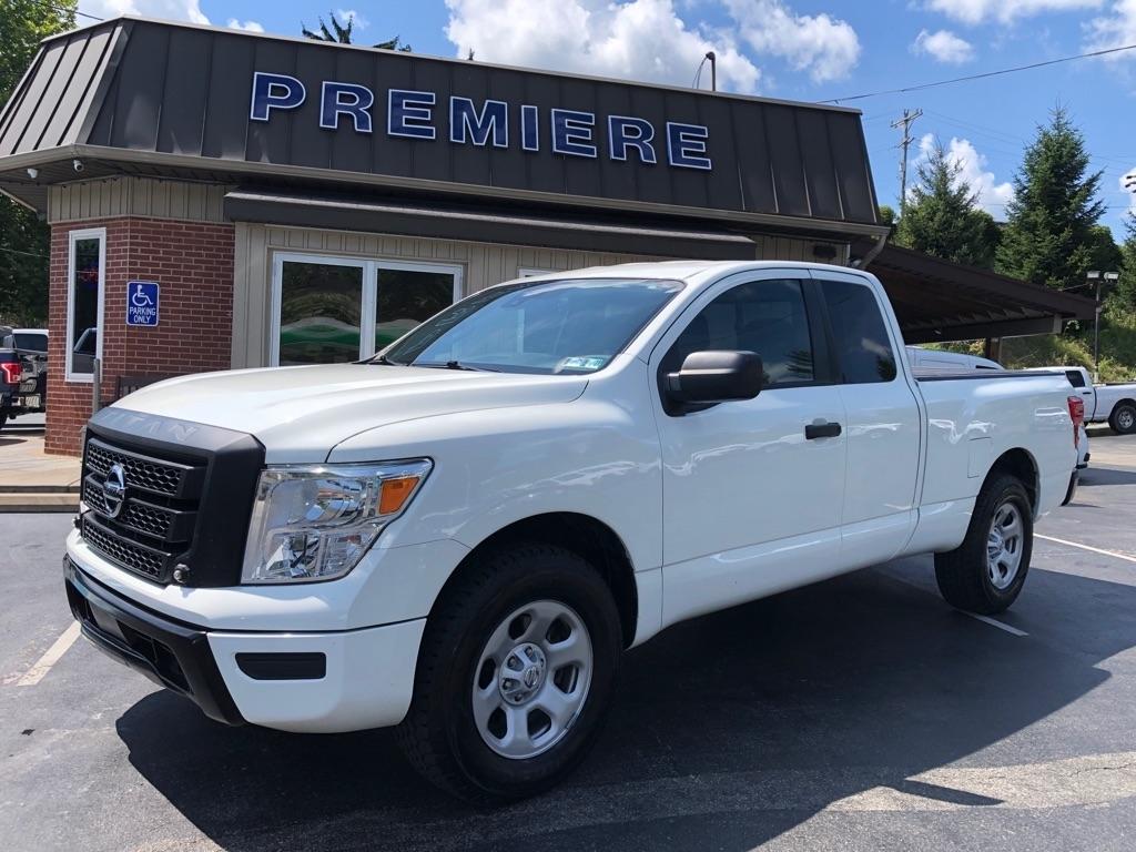 Nissan Titan  2022