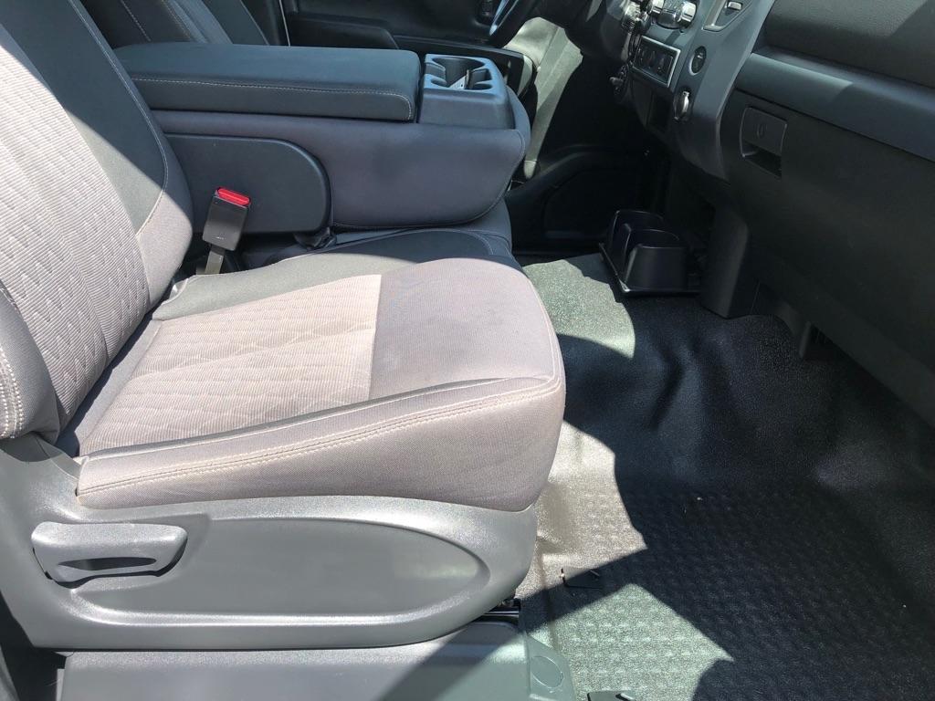 Nissan Titan  2022