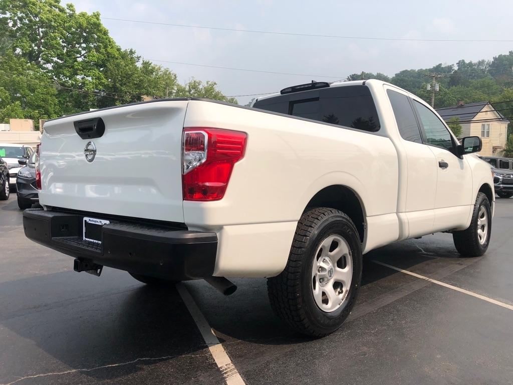 Nissan Titan  2022
