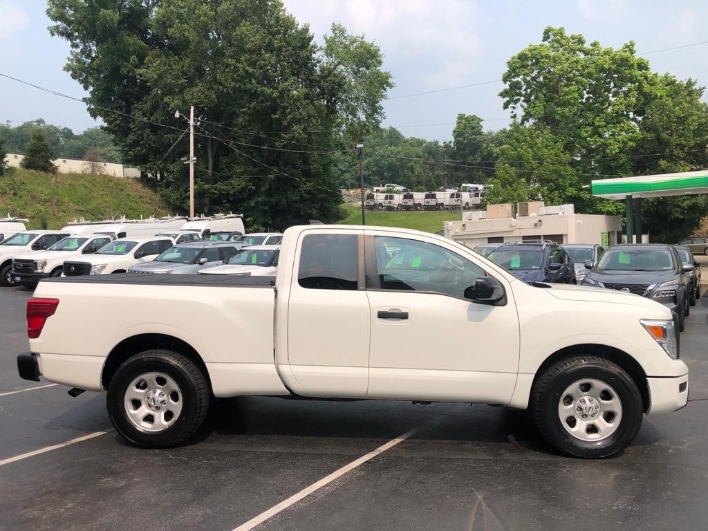 Nissan Titan  2022