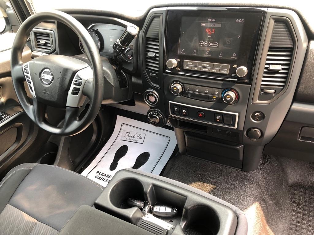 Nissan Titan  2022