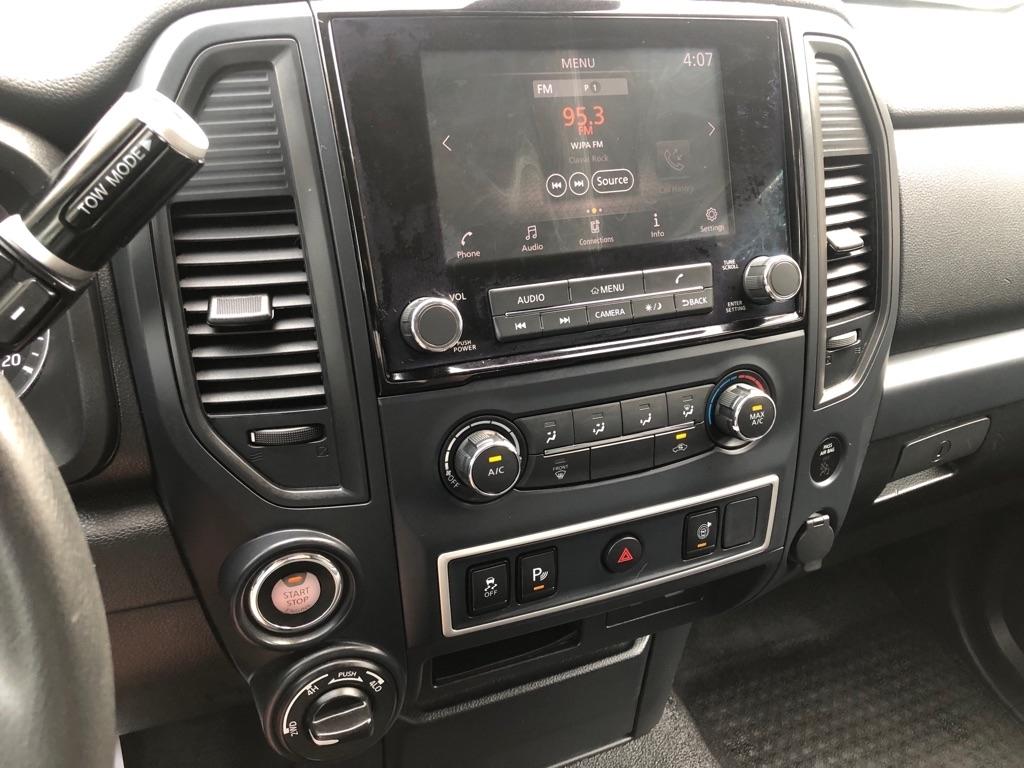 Nissan Titan  2022