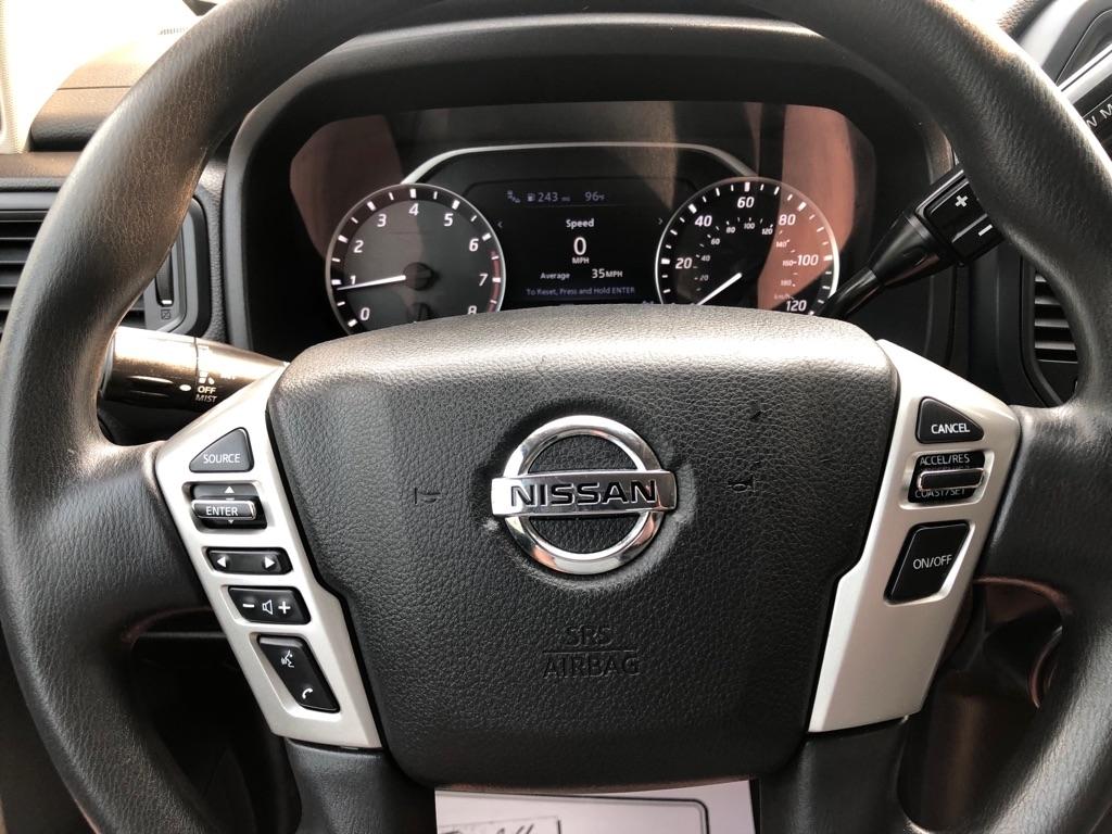 Nissan Titan  2022