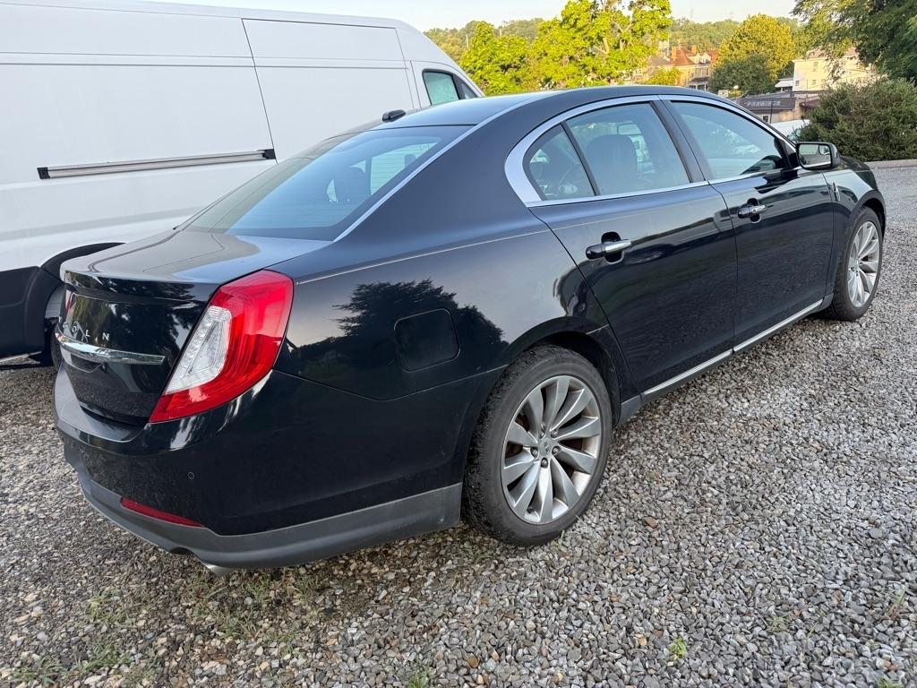 Lincoln MKS  2016