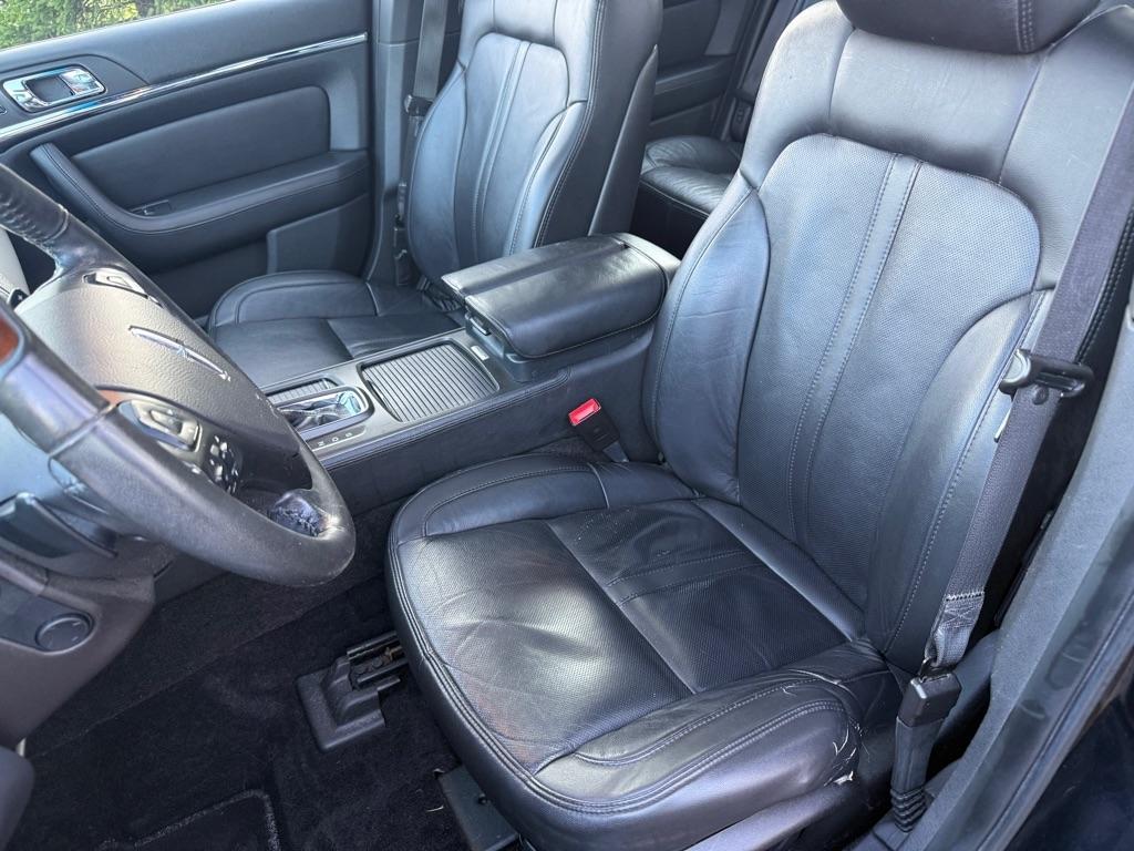 Lincoln MKS  2016