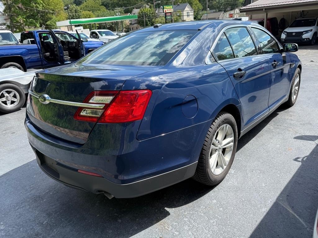 Ford Taurus  2018
