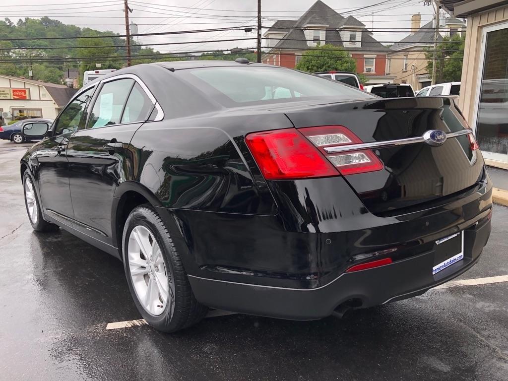 Ford Taurus  2018