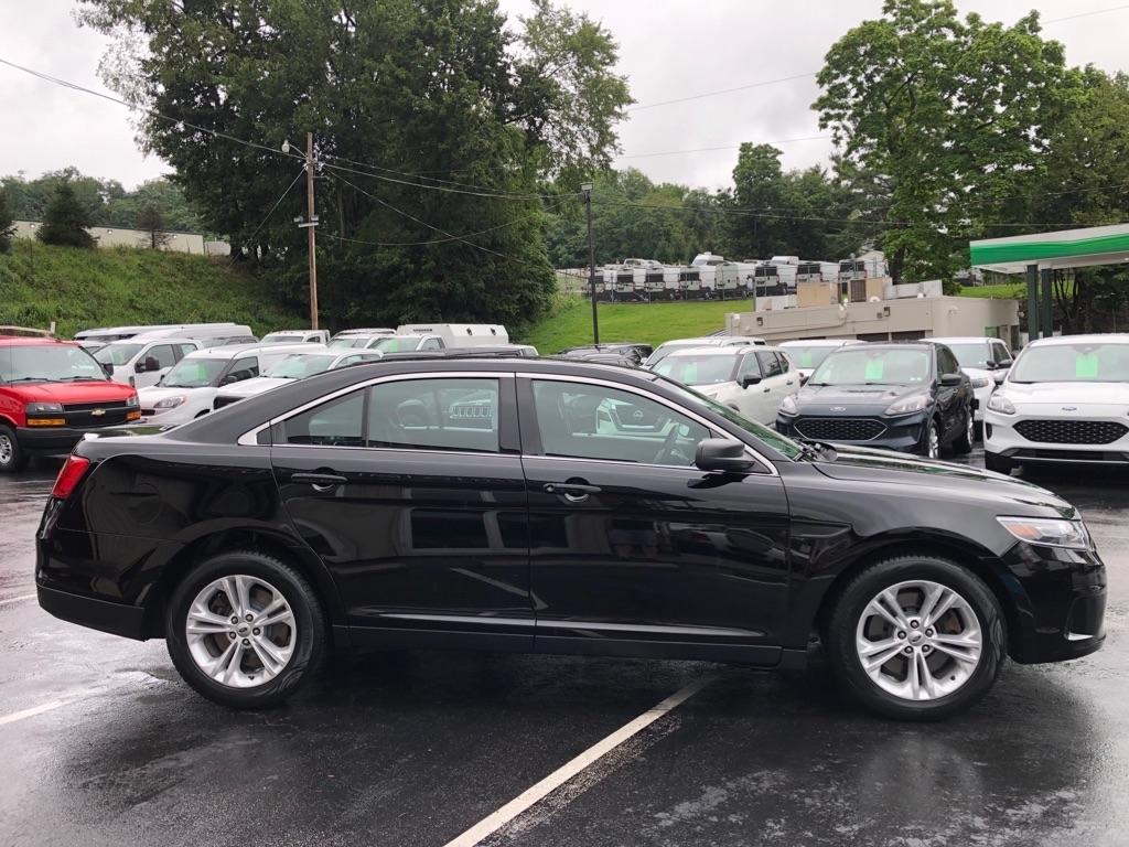 Ford Taurus  2018