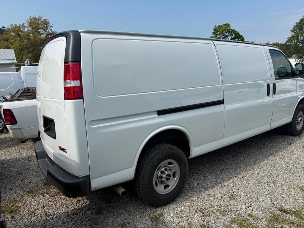 GMC Savana  2023