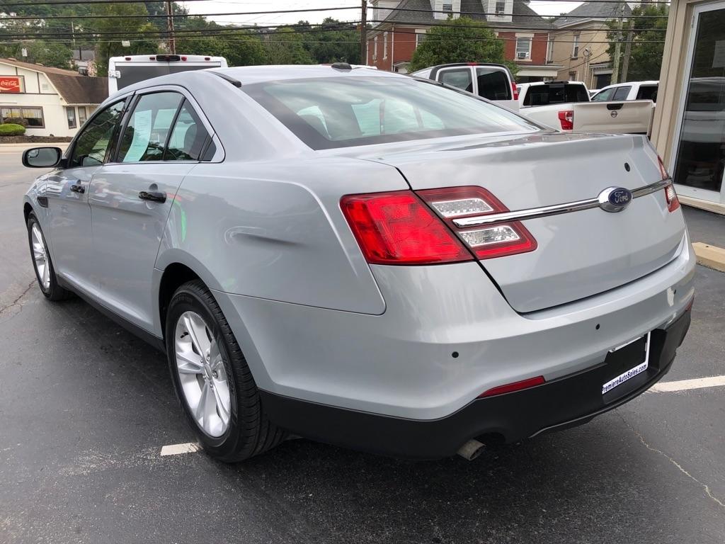 Ford Taurus  2018