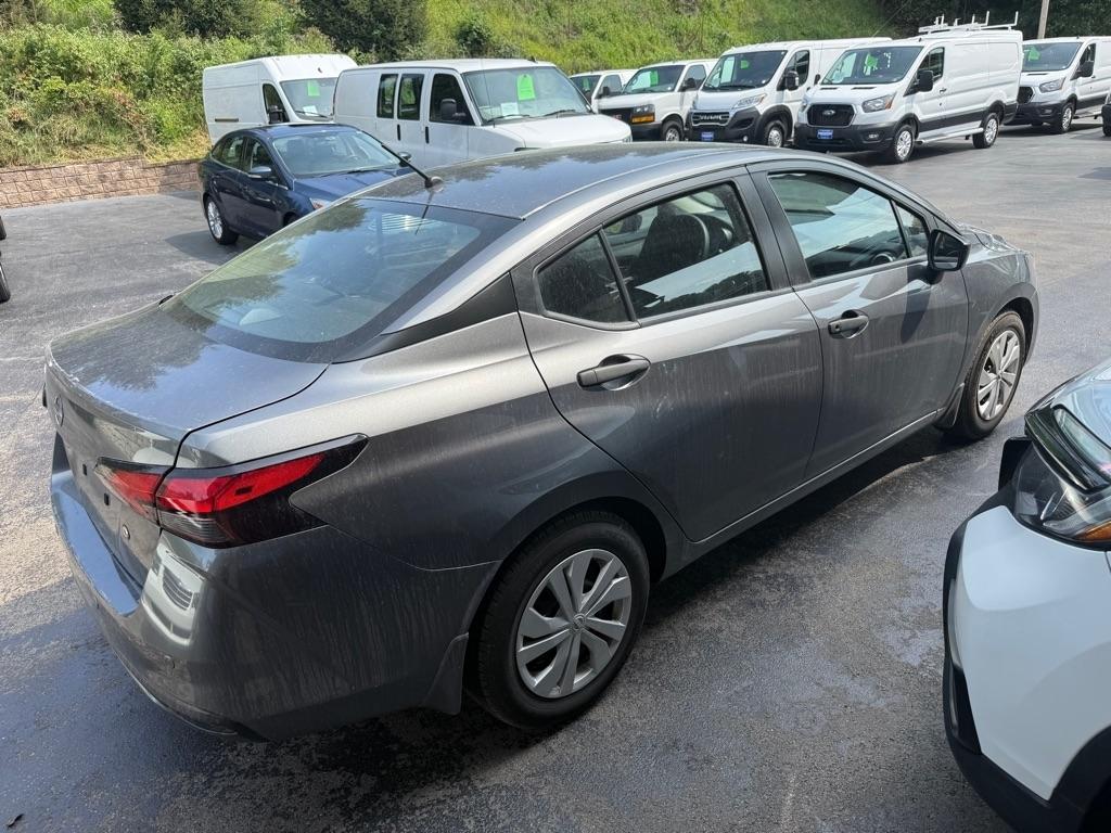 Nissan Versa  2024
