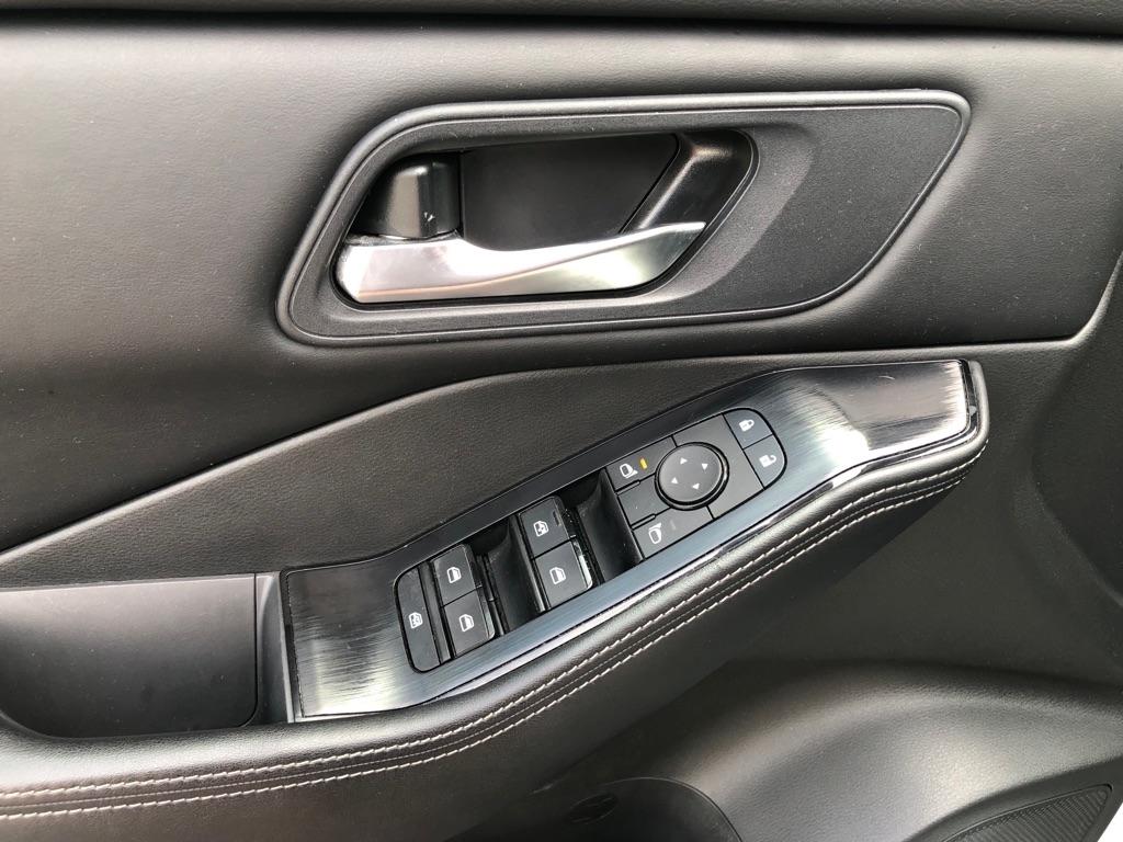 Nissan Rogue  2025