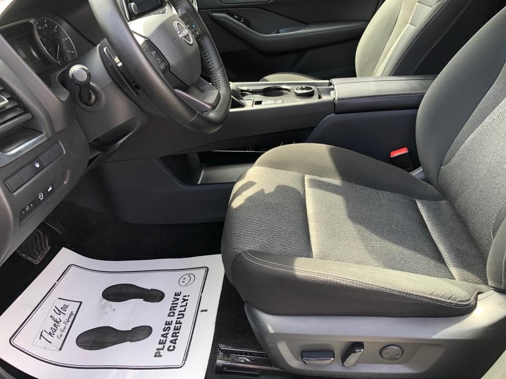 Nissan Rogue  2025