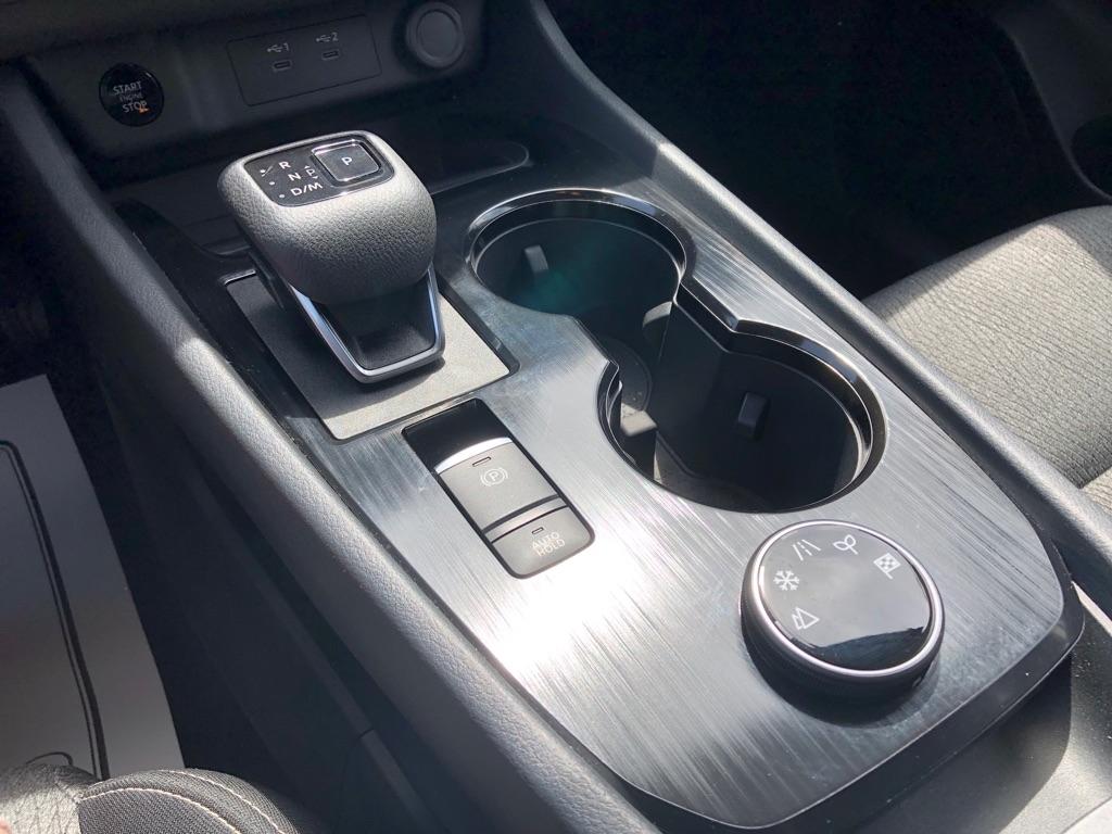 Nissan Rogue  2025
