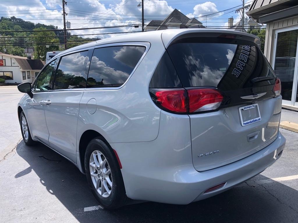 Chrysler Voyager  2024